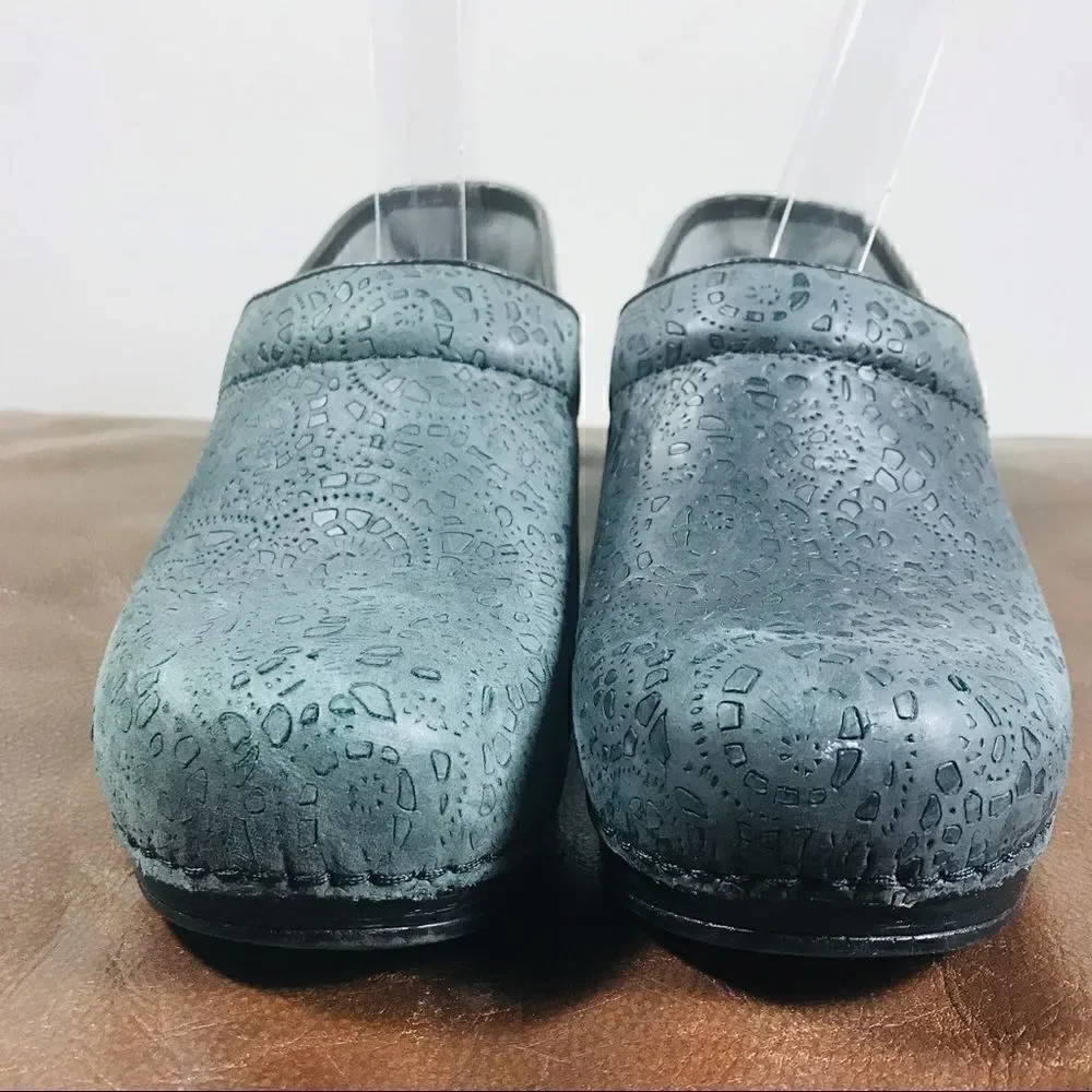 ✅Dansko black leather patterned professional clogs - Picture 6 of 8
